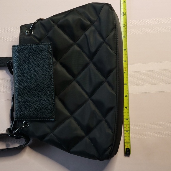 Funky black puffer quilted crossbody bag purse w plastic chain w long strap - Picture 8 of 9